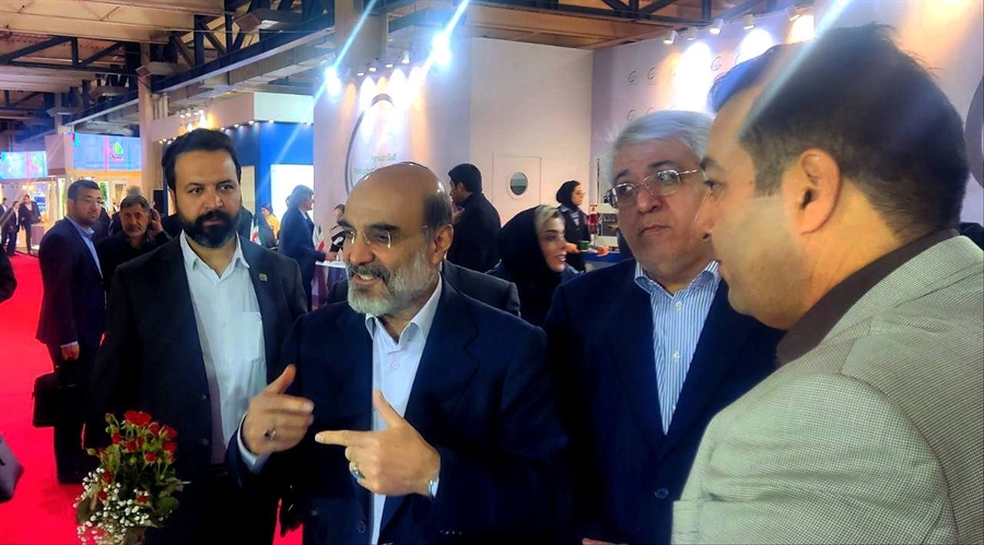 دکتر عسکری مدیرعامل هلدینگ خلیج فارس از نمایشگاه اوراسیا و غرفه پتروشیمی ایلام بازدید کرد